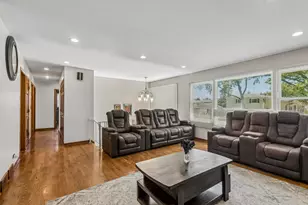 774 Polynesian Dr, Des Plaines, IL 60016 - Photo 4