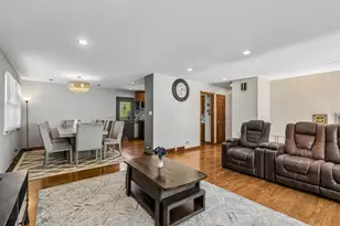 774 Polynesian Dr, Des Plaines, IL 60016 - Photo 6