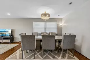 774 Polynesian Dr, Des Plaines, IL 60016 - Photo 8