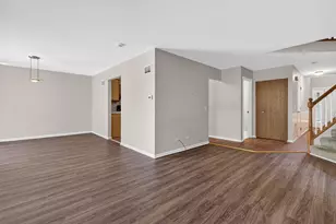 337 Inner Cir Dr, Bolingbrook, IL 60490 - Photo 10