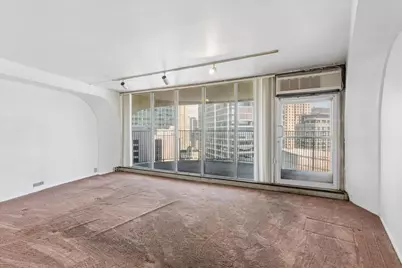 300 N State Street #2527, Chicago, IL 60654 - Photo 2