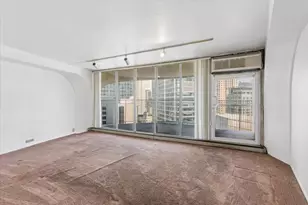 300 N State St, Chicago, IL 60654 - Photo 2