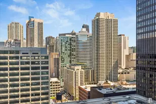 300 N State St, Chicago, IL 60654 - Photo 10
