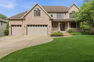 1018 S Ahrens Ave, Lombard, IL 60148 - Photo 1