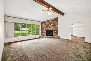 204 Carriage Dr, Morris, IL 60450 - Photo 6