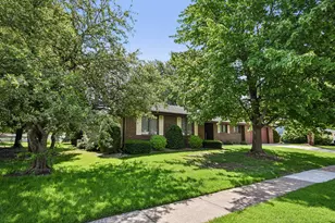 204 Carriage Dr, Morris, IL 60450 - Photo 2