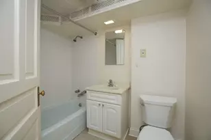 626 W Wellington Ave, Chicago, IL 60657 - Photo 16