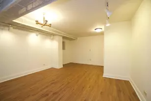 626 W Wellington Ave, Chicago, IL 60657 - Photo 8