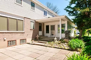 1829 E Bittersweet Ln, Mount Prospect, IL 60056 - Photo 32