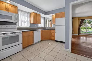 18 Mc Cormick Blvd, Normal, IL 61761 - Photo 8