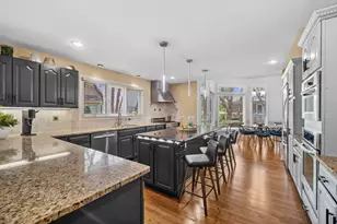 327 Rivershire Ct, Lincolnshire, IL 60069 - Photo 8
