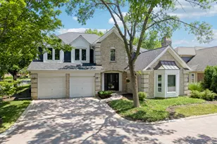 327 Rivershire Ct, Lincolnshire, IL 60069 - Photo 1
