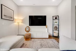 4956 N Western Ave, Chicago, IL 60625 - Photo 12