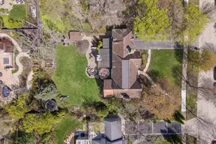 1018 Eastwood Rd, Glencoe, IL 60022 - Photo 54