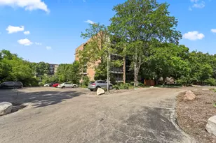 6000 Oakwood Dr, Lisle, IL 60532 - Photo 20