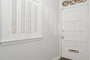 6636 N Talman Ave, Chicago, IL 60645 - Photo 8