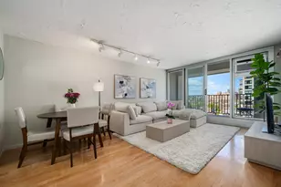 1960 N Lincoln Park W, Chicago, IL 60614 - Photo 2