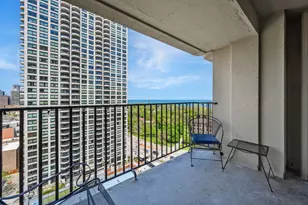 1960 N Lincoln Park W, Chicago, IL 60614 - Photo 4
