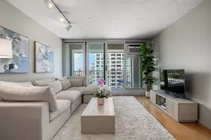 1960 N Lincoln Park W, Chicago, IL 60614 - Photo 6