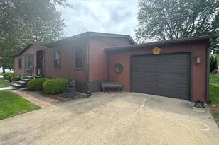 10 Maple Ridge, Manteno, IL 60950 - Photo 2