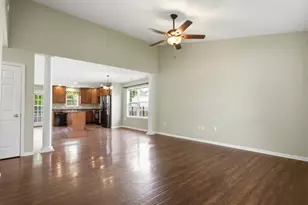 409 Lauterbur Ln, Champaign, IL 61822 - Photo 4