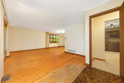 1403 E Lowden Avenue, Wheaton, IL 60189 - Photo 4