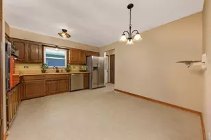 1403 E Lowden Ave, Wheaton, IL 60189 - Photo 10