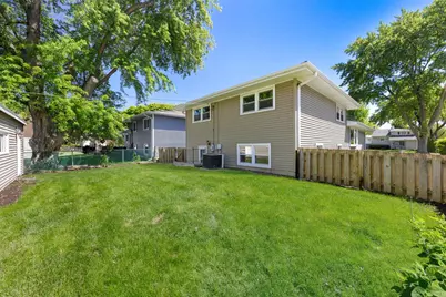 1403 E Lowden Avenue, Wheaton, IL 60189 - Photo 32