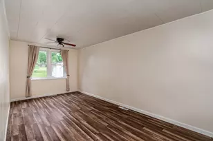 6687 Route 166, Creal Springs, IL 62922 - Photo 32