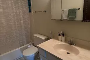 1018 Castilian Ct, Glenview, IL 60025 - Photo 6