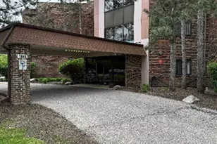 1018 Castilian Ct, Glenview, IL 60025 - Photo 10