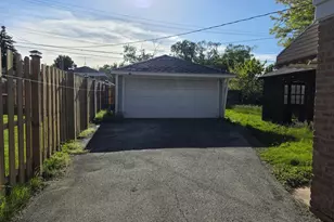 14634 Kenwood Ave, Dolton, IL 60419 - Photo 2