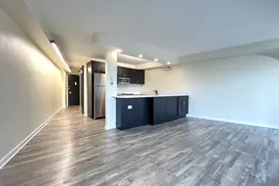 300 N State St, Chicago, IL 60654 - Photo 2