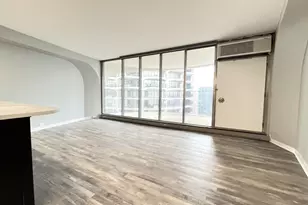 300 N State St, Chicago, IL 60654 - Photo 8