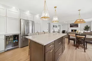 877 Stillwell Ct, Wheaton, IL 60189 - Photo 10