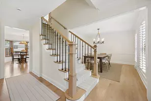 877 Stillwell Ct, Wheaton, IL 60189 - Photo 2