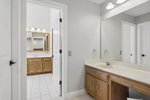 877 Stillwell Ct, Wheaton, IL 60189 - Photo 24