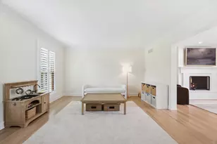 877 Stillwell Ct, Wheaton, IL 60189 - Photo 6