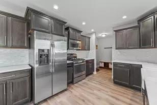 1365 Broadland Dr, Pingree Grove, IL 60140 - Photo 10