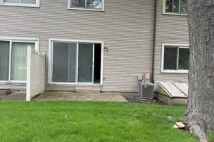 842 Greenbriar Ln, University Park, IL 60484 - Photo 2