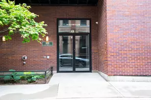 808 N Greenview Ave, Chicago, IL 60642 - Photo 2