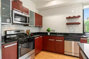 808 N Greenview Ave, Chicago, IL 60642 - Photo 12
