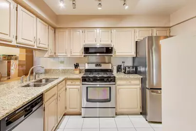 440 E Montrose Avenue #402, Wood Dale, IL 60191 - Photo 8