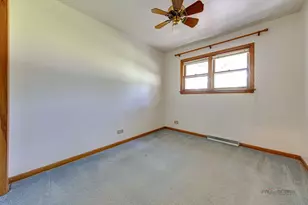 217 Dalton Ave, Mundelein, IL 60060 - Photo 16