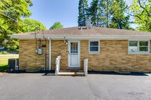 217 Dalton Ave, Mundelein, IL 60060 - Photo 2