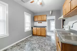 10440 S Torrence Ave, Chicago, IL 60617 - Photo 8