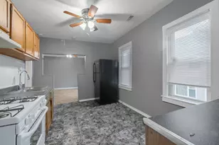 10440 S Torrence Ave, Chicago, IL 60617 - Photo 2
