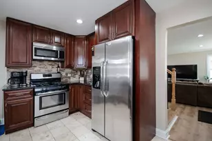 3142 Sunset Ln, Franklin Park, IL 60131 - Photo 6