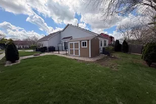 1219 Huntington Dr, Mundelein, IL 60060 - Photo 20