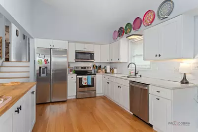 8800 Kostner Terrace, Skokie, IL 60076 - Photo 4